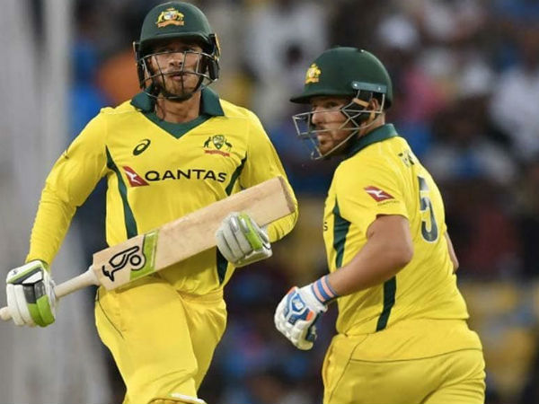 టాస్ ఓడి తోలుత బ్యాటింగ్‌కు దిగిన ఆసీస్