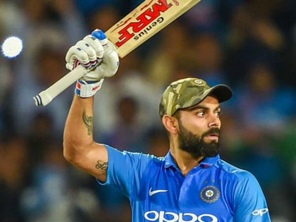 వరుసగా నాలుగు సెంచరీలు సాధించిన ఏకైక క్రికెటర్‌గా