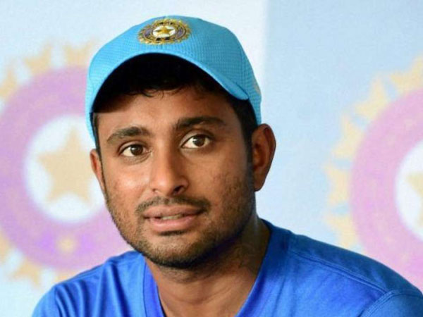 రాయుడిపై కెప్టెన్ కోహ్లీ సైతం ప్రశంసలు