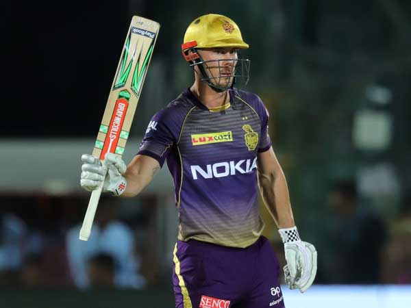 క్రిస్‌లిన్‌ అర్ధసెంచరీ: