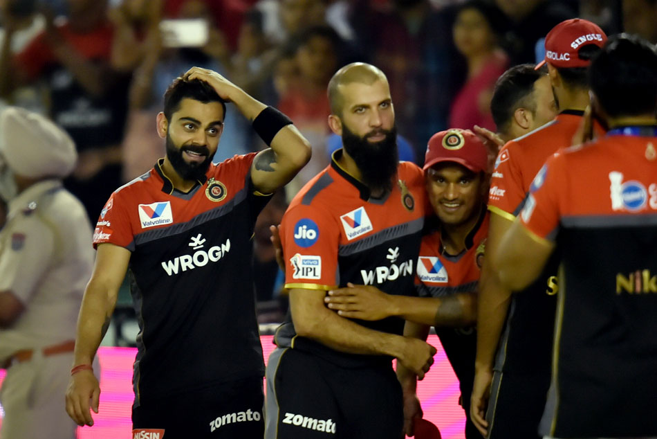 IPL 2019: Virat Kohli Fined Rs 12 Lakh For Slow Over-Rate In KXIP vs RCB IPL 2019: Virat Kohli Fined Rs 12 Lakh For Slow Over-Rate In KXIP vs RCB