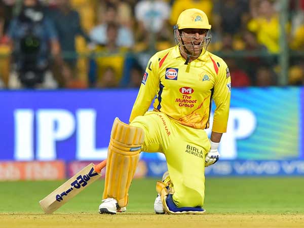 ధోని వెన్నునొప్పిపై