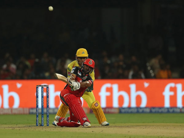 పార్థివ్‌ అర్ధ సెంచరీ: