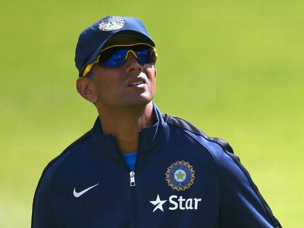 పరుగుల వరదే