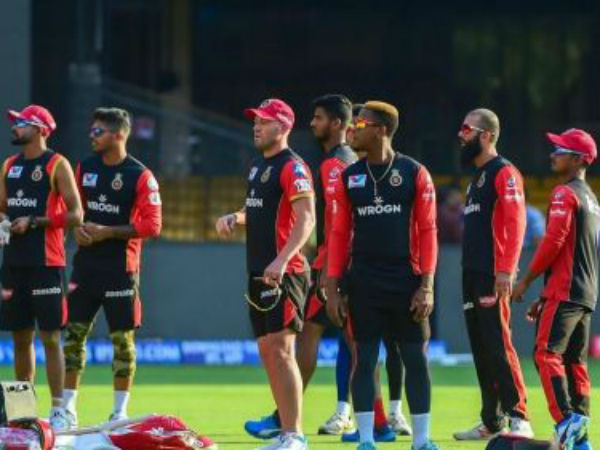 నాథన్ కౌల్టర్ నైల్, టిమ్ సౌథీలను ఆడించాలి