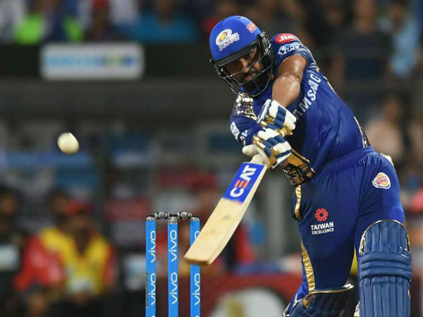 పఠాన్, ధోని రికార్డు బద్దలు