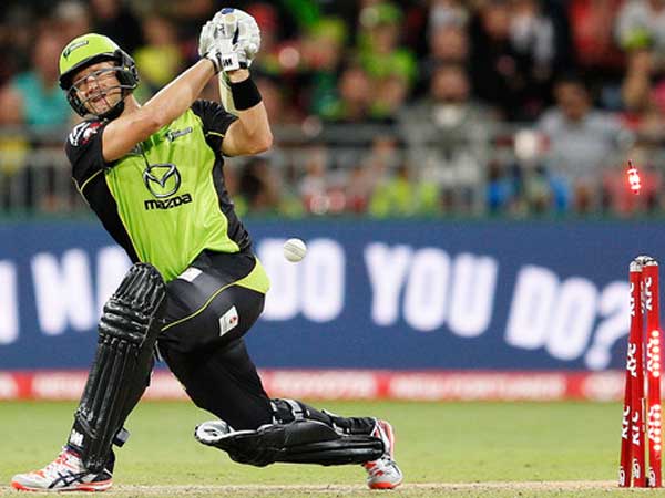 సిడ్నీ థండర్ జట్టు తరుపున 1000 పరుగులు