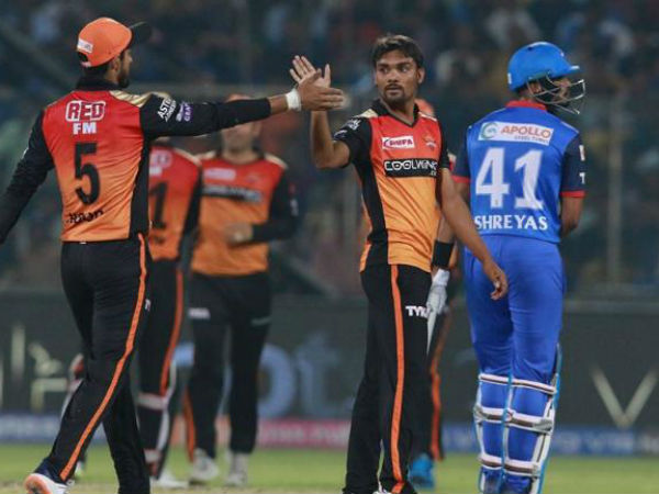 టాప్ ఆర్డర్ విఫలమైంది: టాప్ ఆర్డర్ విఫలమైంది: