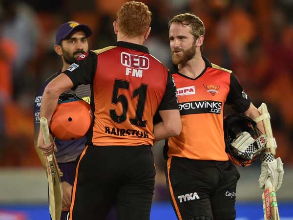 తేలిపోతున్న బౌలర్లు