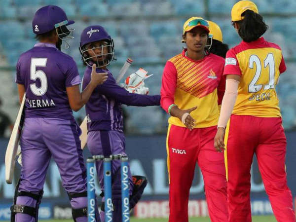 ట్రయల్ బ్లేజర్స్ ఔట్: ట్రయల్ బ్లేజర్స్ ఔట్: