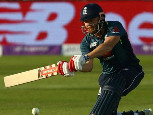 10 మ్యాచ్‌లాడి 445 పరుగులు: