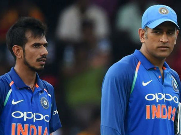 ధోనీ చెప్పే మాటలను వింటాం: