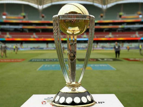 పైనల్లో ఐదు వికెట్లు తీసిన బౌలర్లు ఇద్దరే