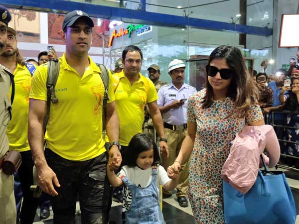 విశాఖకు ధోనీ: