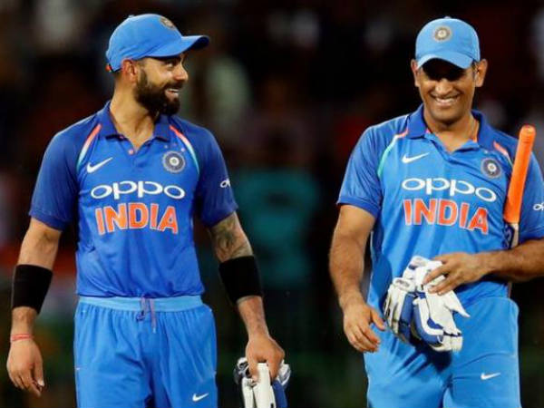 కోహ్లీకి ధోనీ పెద్ద అండ: కోహ్లీకి ధోనీ పెద్ద అండ: