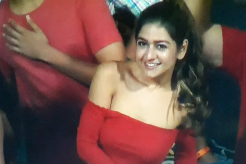 The Internet Is Crushing Hard On This RCB Fangirl Who Gained Over 150k Followers Overnight The Internet Is Crushing Hard On This RCB Fangirl Who Gained Over 150k Followers Overnight