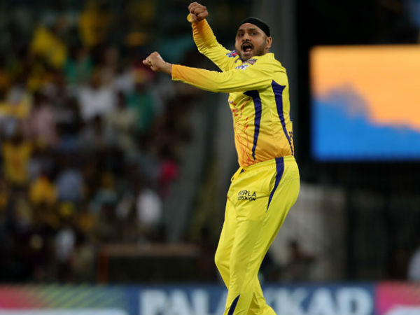 150 వికెట్లు తీసింది వీరే