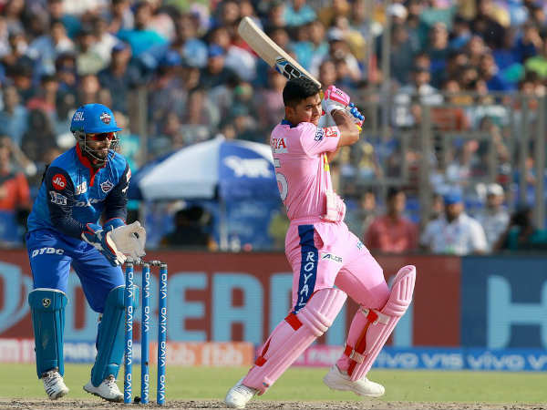 ఆరంభంలోనే షాక్: