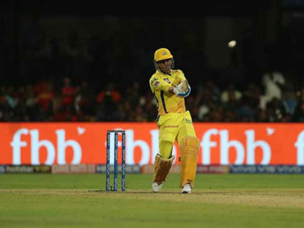 ఐపీఎల‌్‌లో 200 సిక్సర్లు బాదిన ధోని