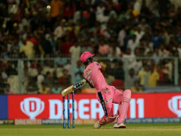 రేయాన్ పరాగ్‌ హిట్‌ వికెట్‌ 