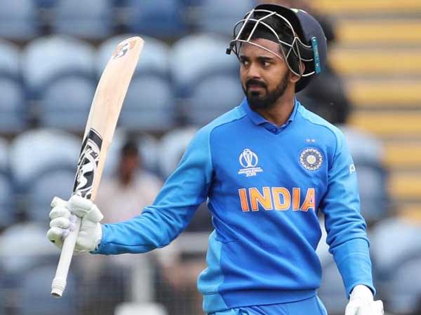 చిరునవ్వుతో ఎలాంటి పాత్రనైనా