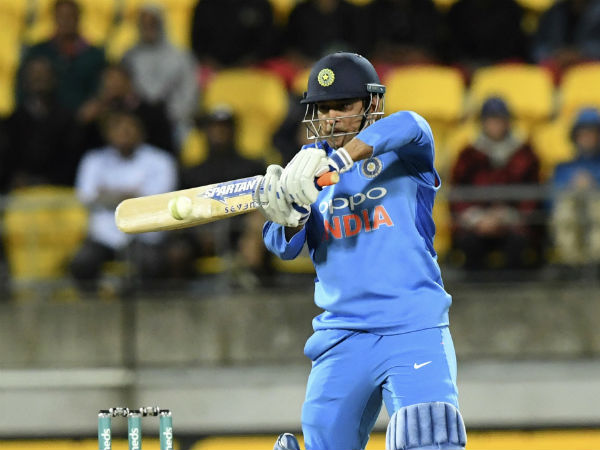 ఛేదనలో ధోనీ బ్యాటింగ్ ఉపయోగం: