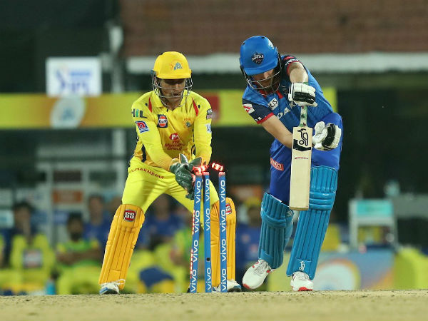 మోరిస్‌ స్టంపౌట్‌: 