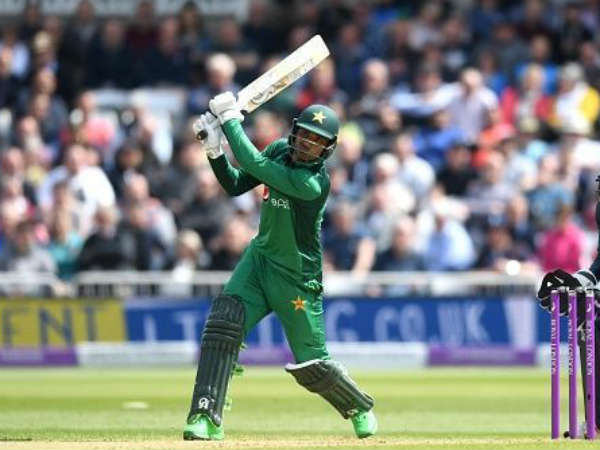 పాకిస్థాన్ - 399/1