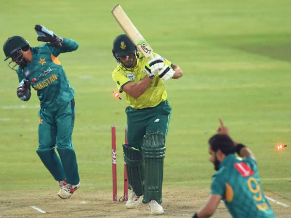 కన్నీటి పర్యంతమైన సఫారీ అభిమానులు