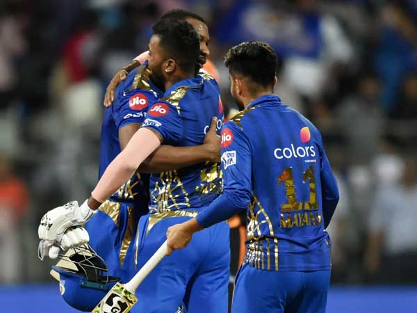 పాండేపై ఎక్కువ భారం పడింది: పాండేపై ఎక్కువ భారం పడింది: