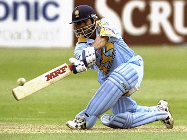 వరుసగా వికెట్లను కోల్పోయిన సచిన్