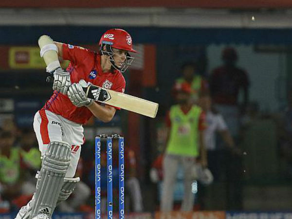 చెలరేగిన సామ్‌ కరన్‌: