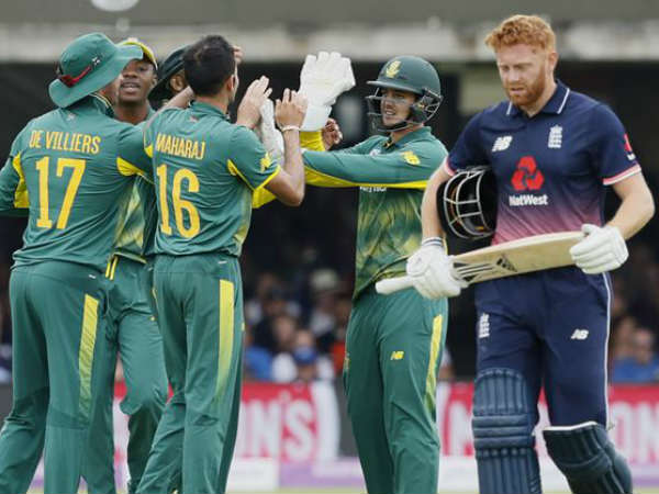 2011: దక్షిణాఫ్రికాపై ఇంగ్లాండ్ 6 పరుగుల తేడాతో విజయం