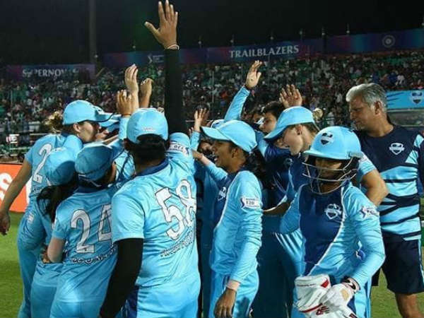 64 పరుగులకే 5 వికెట్లను కోల్పోయి కష్టాల్లో