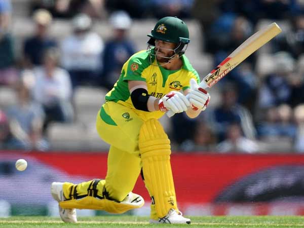 మైదానం నుంచి వెళ్లిపో: