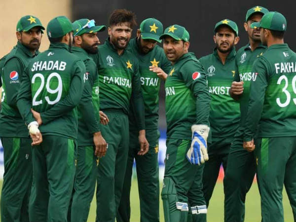 105 పరుగులకే ఆలౌటైన పాక్