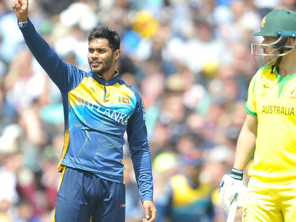 రెండో బంతిని సిక్స్‌గా మలచి ఆరోన్ సెంచరీ 