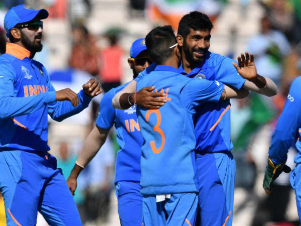 చివ‌రి ఓవ‌ర్‌లో హ్యాట్రిక్‌..