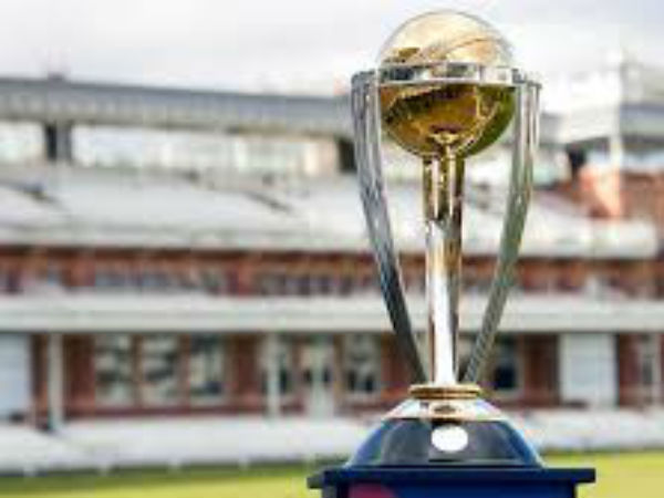 రెండు సార్లు 500కుపైగా పరుగులు