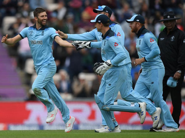 44.4 ఓవర్లలో 212 పరుగులకు ఆలౌటైన విండిస్