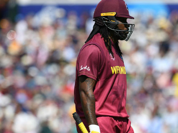 క్రిస్ గేల్‌ను ఎల్బీగా ఔట్ చేసిన స్టార్క్