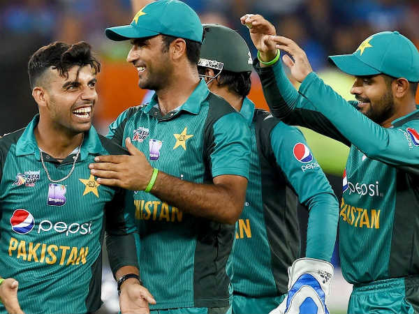 బౌలింగే మ‌న బ‌లమని చెప్పినా