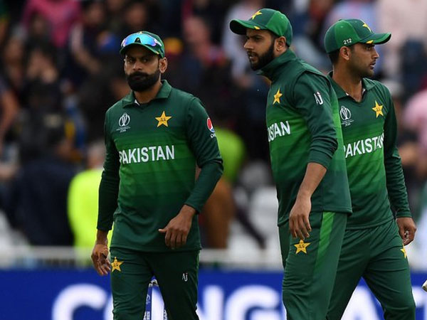 నాలుగో స్థానం కోసం నాలుగు జట్లు