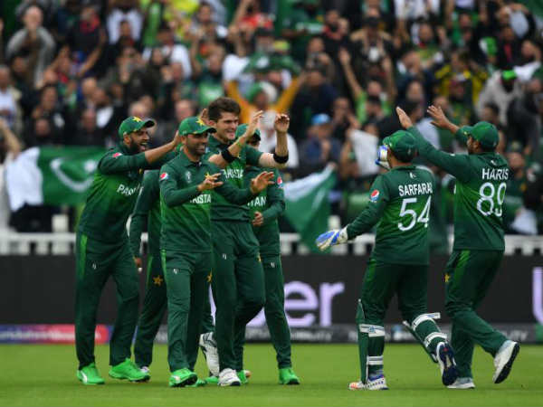 త‌డ‌బ‌డుతూ.. చివ‌రి బంతి వర‌కూ!