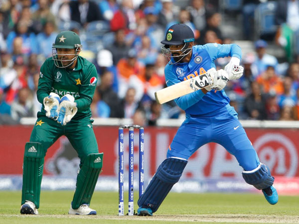 రోహిత్ శర్మ, రాహుల్ హాఫ్ సెంచరీ