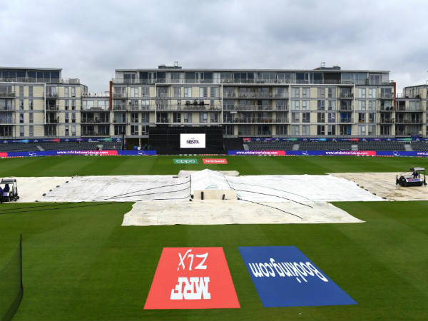 ఎడతెరపి లేకుండా వర్షం ఎడతెరపి లేకుండా వర్షం