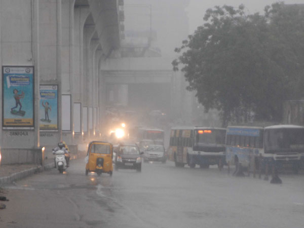 ఎడతెరపి లేకుండా వర్షం