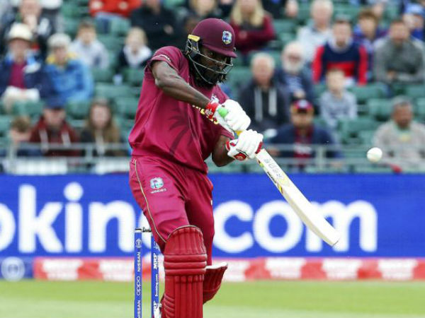 నాలుగు వికెట్లు తీసిన ఒషాన్‌ థామస్‌