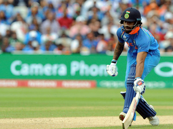 ఎంజాయ్ చేస్తున్నాడు: