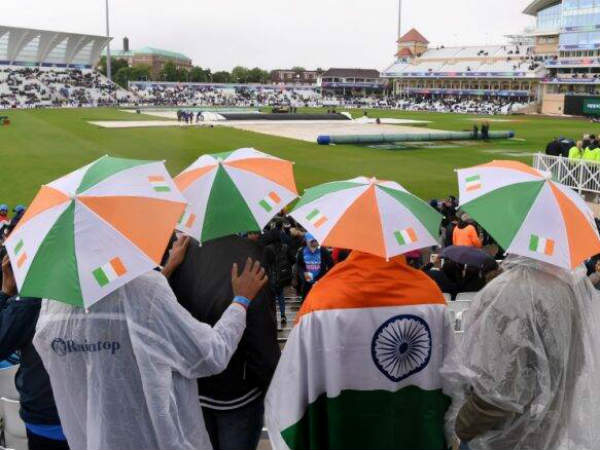 సందడే లేదు